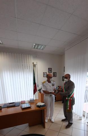 Riposto, comandante generale del Corpo delle Capitanerie di porto incontra il sindaco Caragliano 